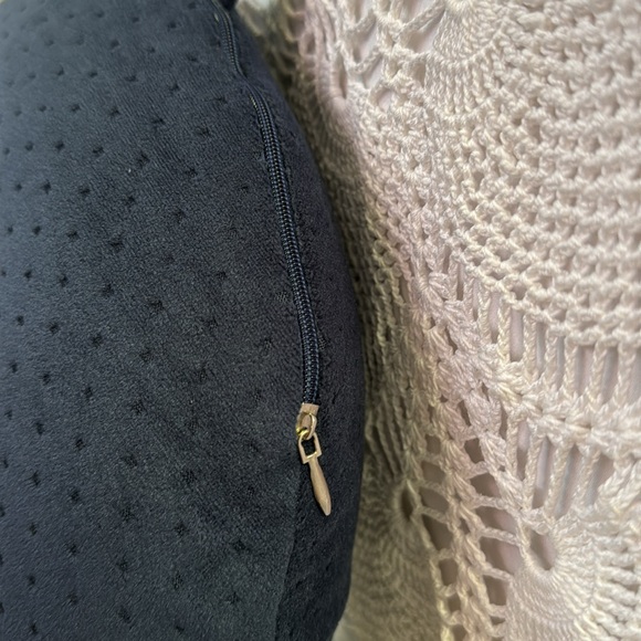 Neck Pillow Memory Foam Comfortable Breathable Front Snap Washable Travel Soft - Picture 4 of 6